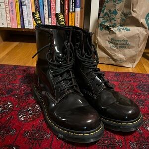 Doc Martens - dark cherry red